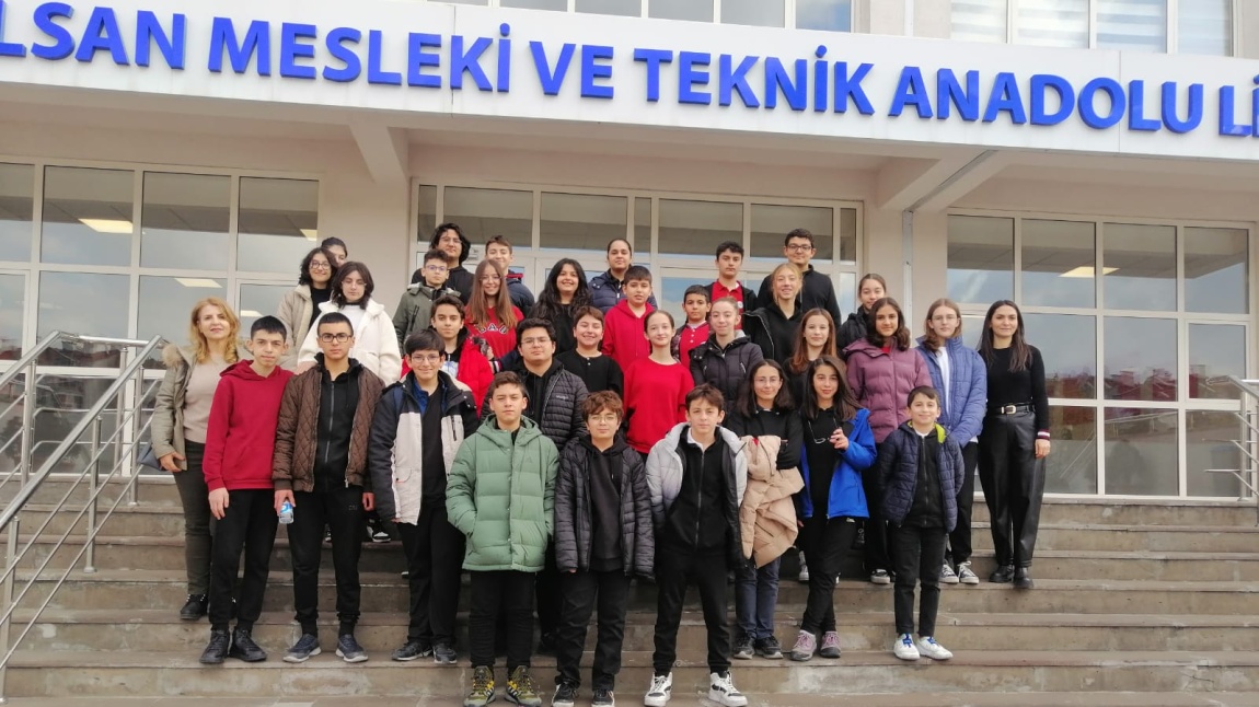 8.sınıflarla üst öğrenme kurumlarını tanıtmak amacıyla ASELSAN MTL'ne gezi yapılmıştır.